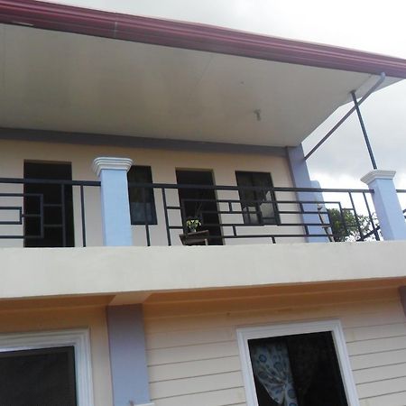 Jims Castle Inn โกรอน ภายนอก รูปภาพ
